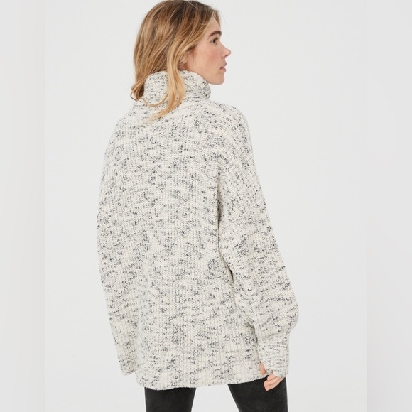 Aerie Offline Chillside Oversized Marl White Light Blue Black Turtleneck Sweater - Picture 2 of 11